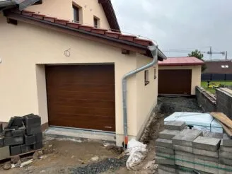 Realizace - Žaluzie Malina - Stínění, vrata, dveře.