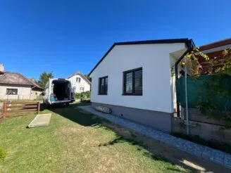 Realizace - Žaluzie Malina - Stínění, vrata, dveře.