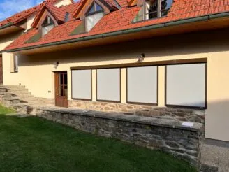 Realizace - Žaluzie Malina - Stínění, vrata, dveře.