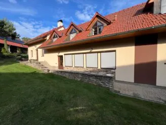 Realizace - Žaluzie Malina - Stínění, vrata, dveře.
