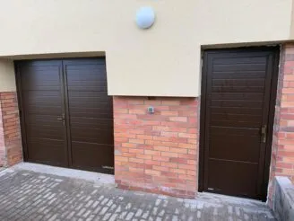 Realizace - Žaluzie Malina - Stínění, vrata, dveře.