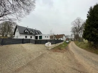 Realizace - Žaluzie Malina - Stínění, vrata, dveře.
