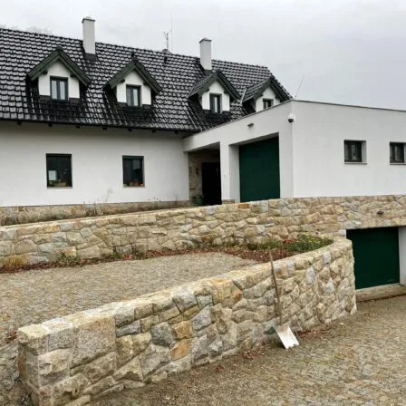 Ostatní - Žaluzie Malina - Stínění, vrata, dveře.